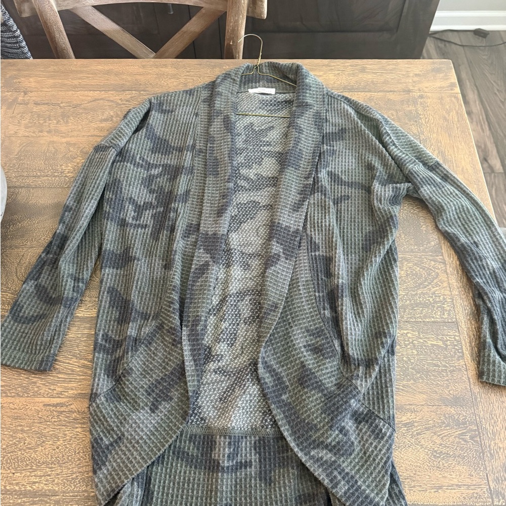 Socialite Green Camouflage Open-Front Cardigan